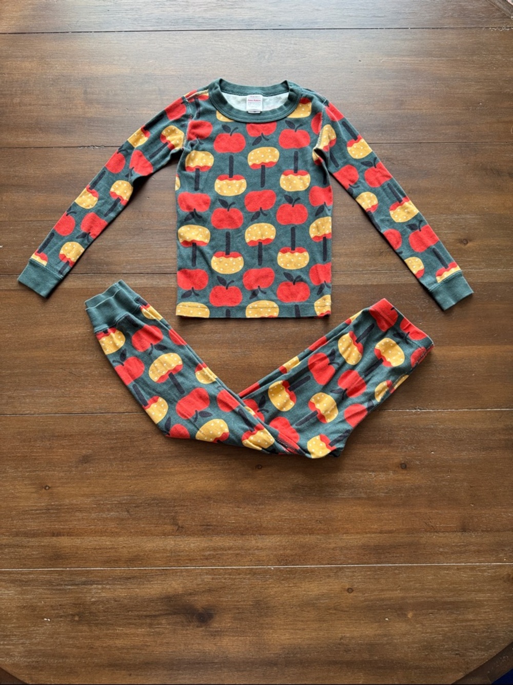 Size 6-7 Hanna Andersson candied caramel apples pajamas 100% organic cotton